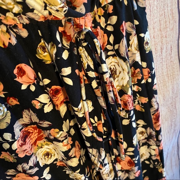 Vibe Sportswear Floral Dress - Picture 4 of 5